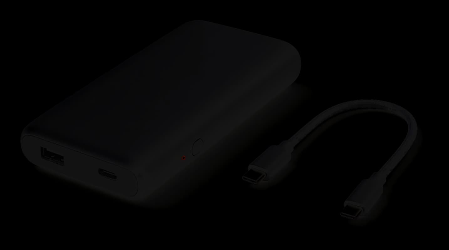 검은 보조배터리와 짧은 USB-C 케이블